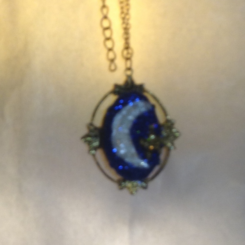 MOON & STARS PENDENT